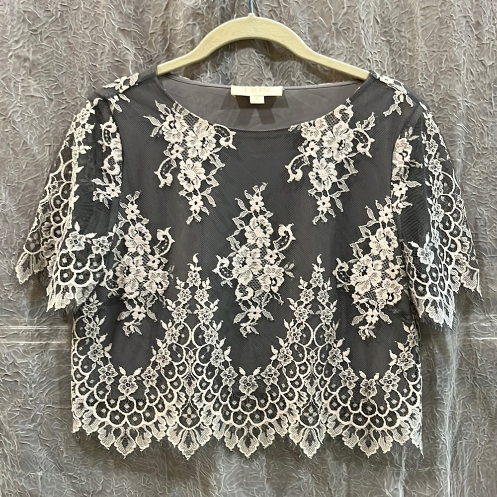 Erin Featherston gray and off white lace overlay cropped blouse size 4